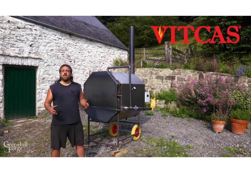 Vitcas aparece en YouTube en la construcción de un gasificador de madera para energía aislada de la red